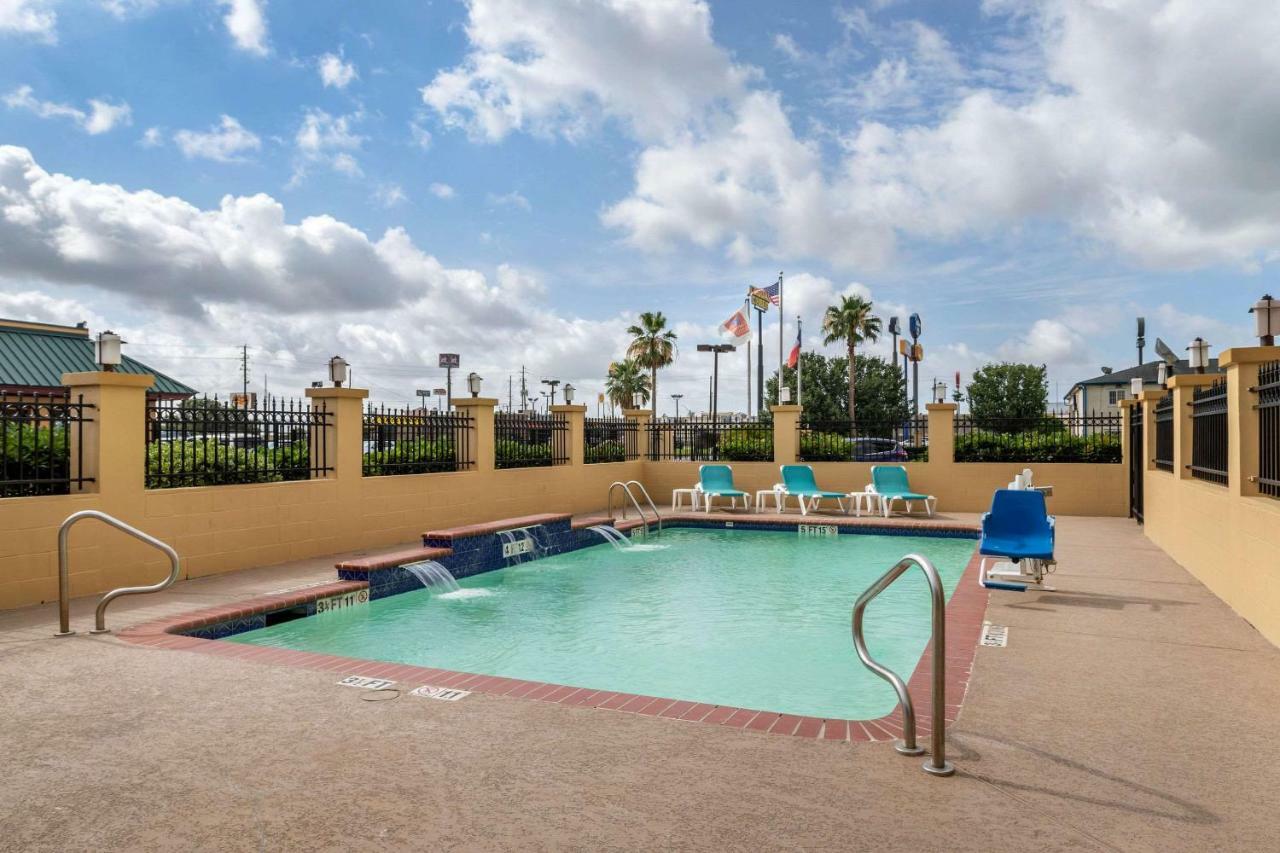 Comfort Suites Baytown I - 10 Екстер'єр фото