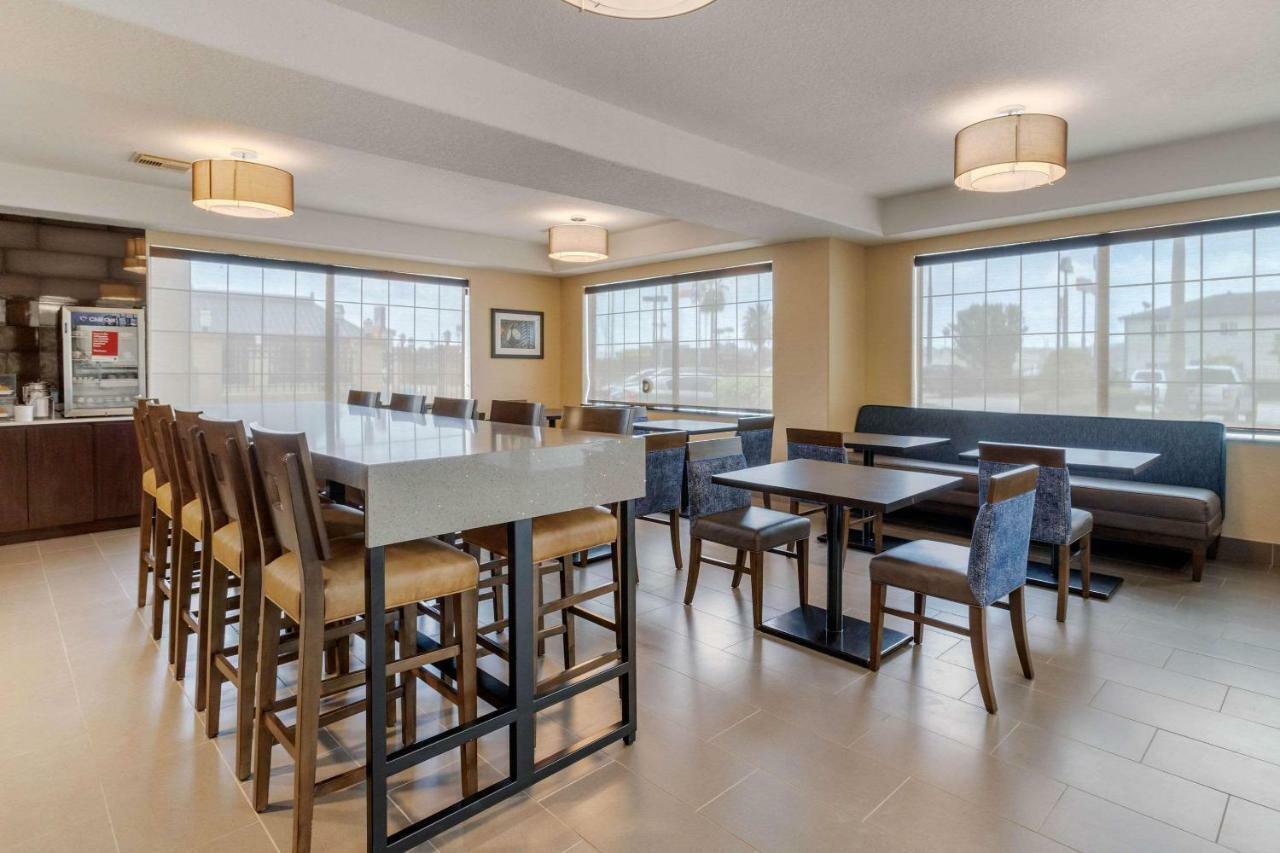 Comfort Suites Baytown I - 10 Екстер'єр фото